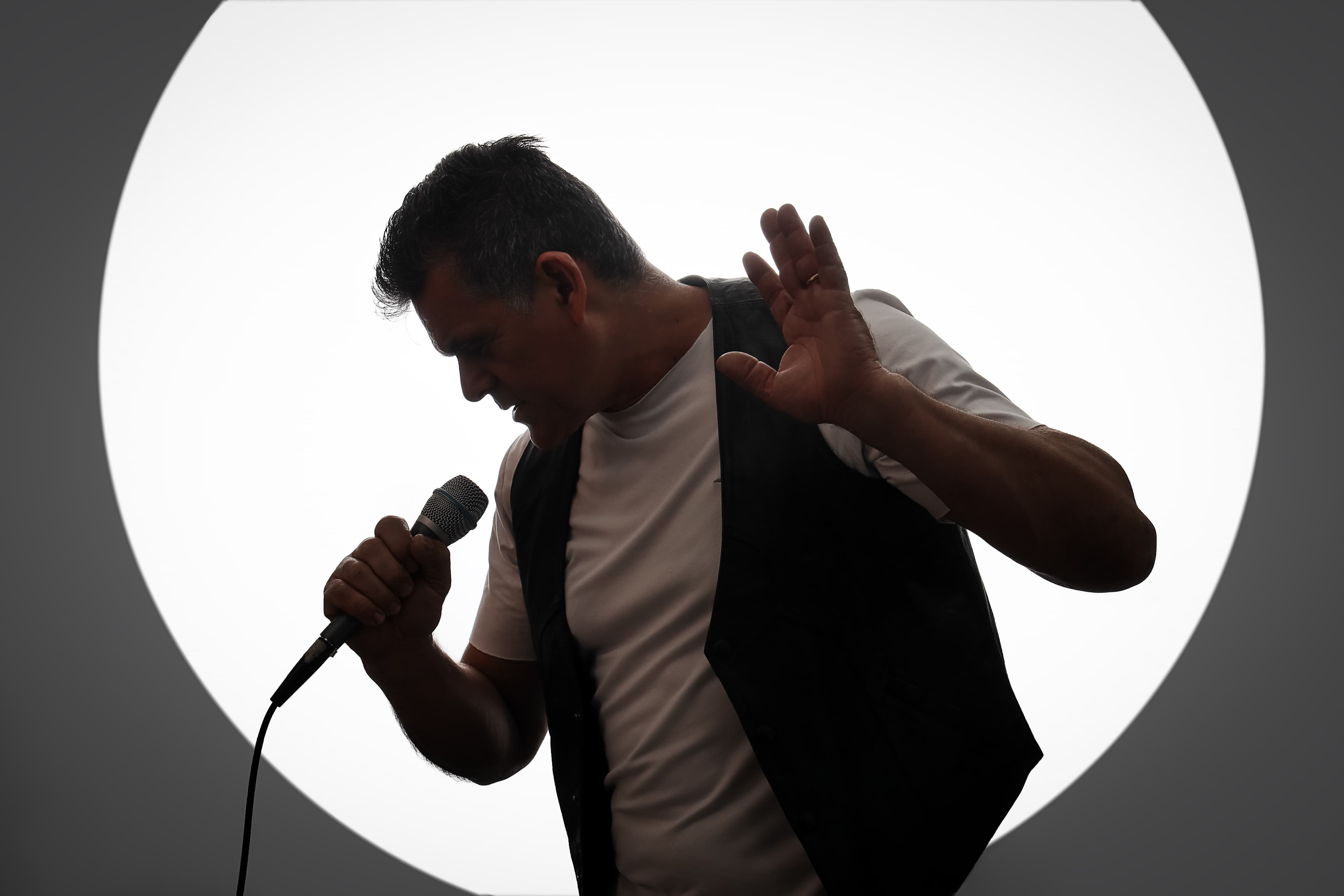 Marco Mesen en Vivo - Cantante y Músico